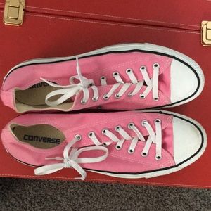 Pink converse